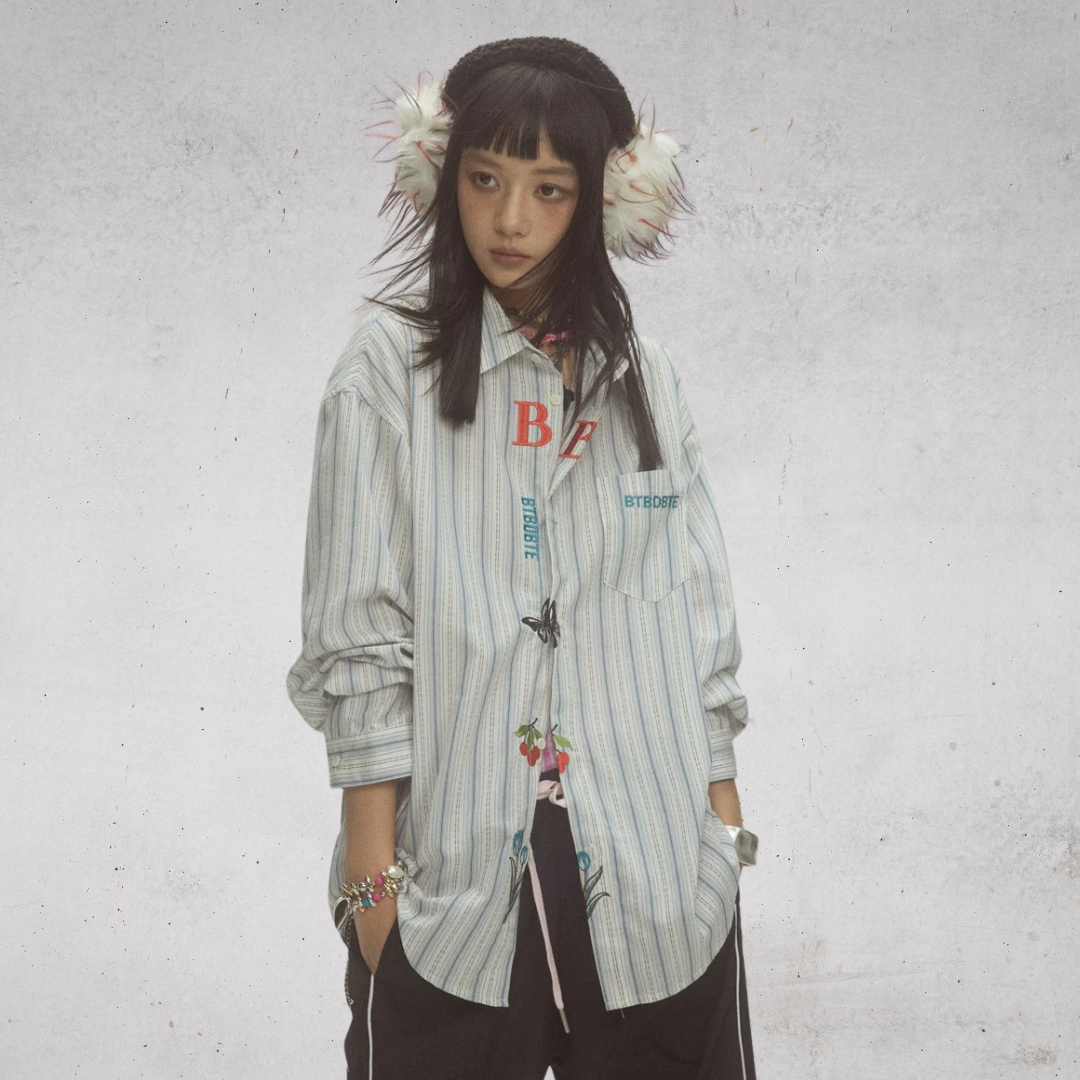 EMBROIDERED STRIPE SHIRT(エンブロイダードストライプシャツ)
