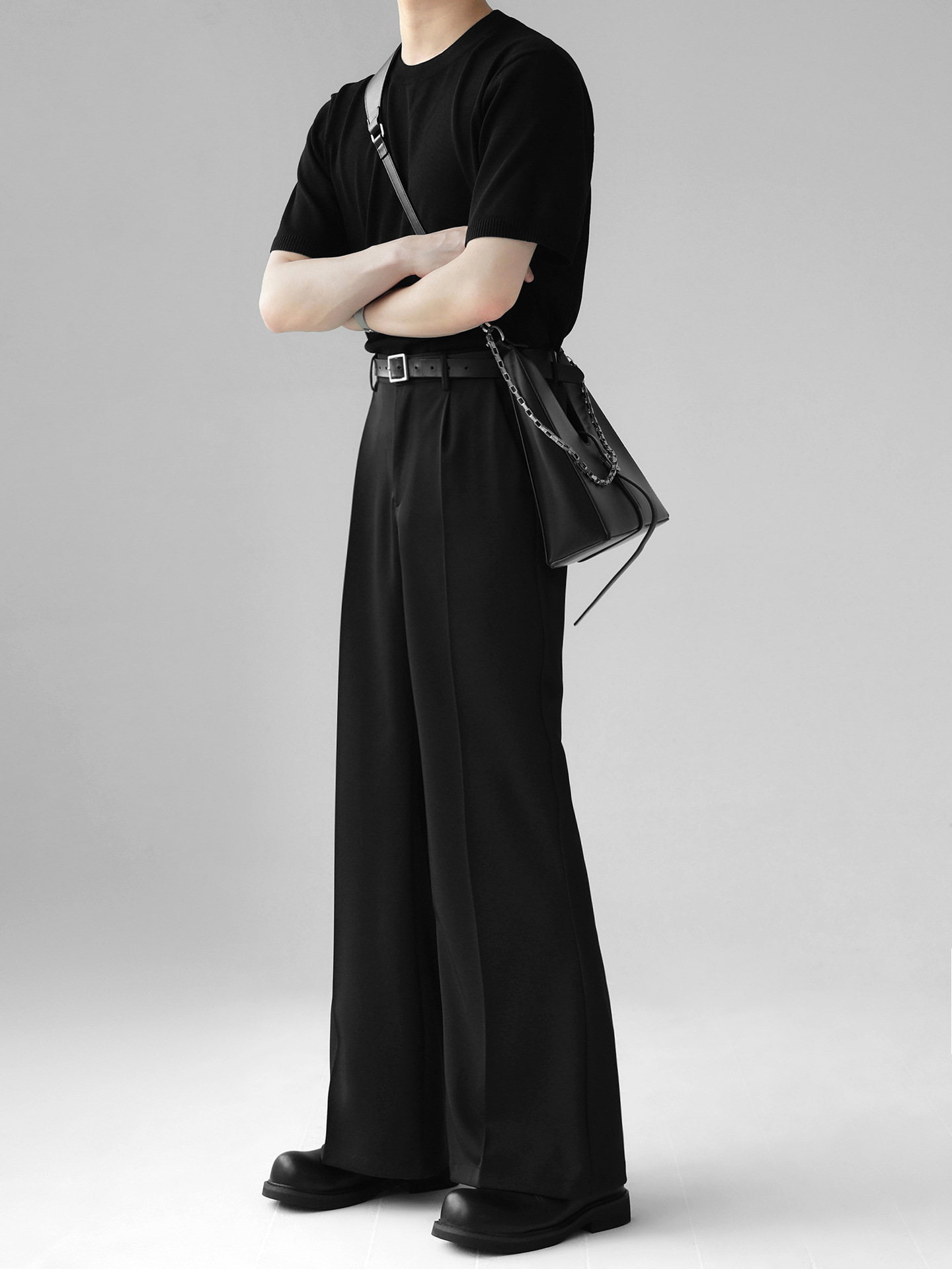 WIDE LEG BLACK SLACKS(ワイドレッグ ブラックスラックス)|メンズ