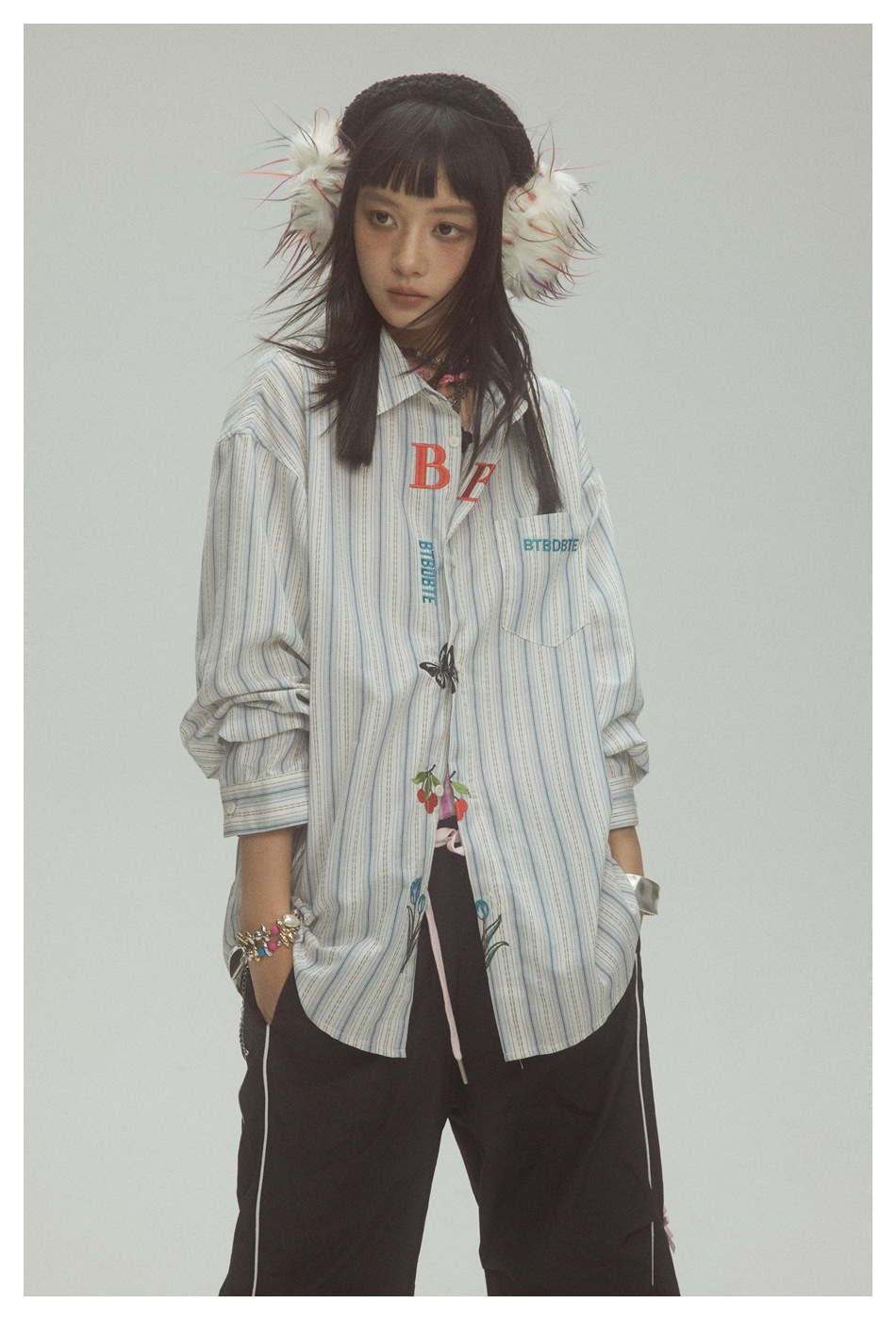 EMBROIDERED STRIPE SHIRT(エンブロイダードストライプシャツ)