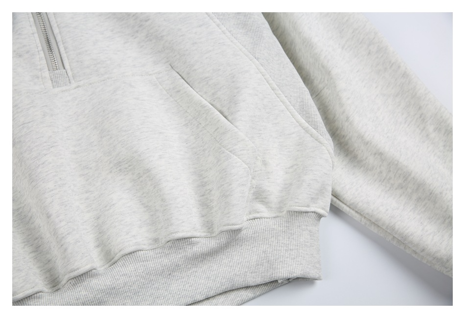 RELAXED HALF-ZIP HOODIE(リラックス ハーフジップフーディ)