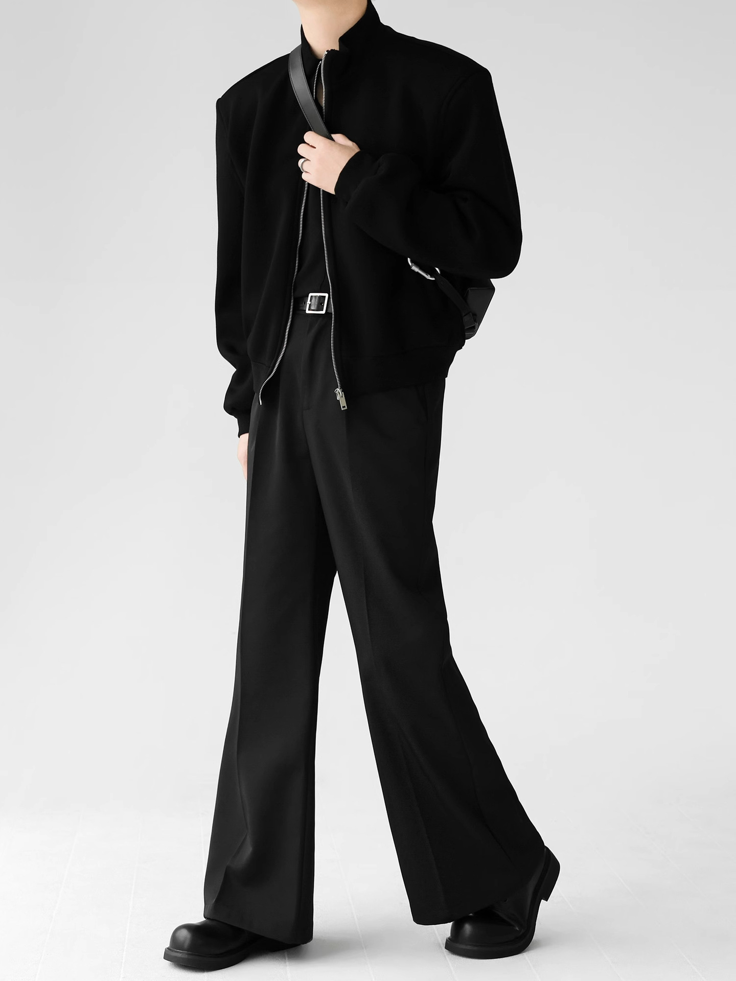 WIDE LEG BLACK SLACKS(ワイドレッグ ブラックスラックス)|メンズ