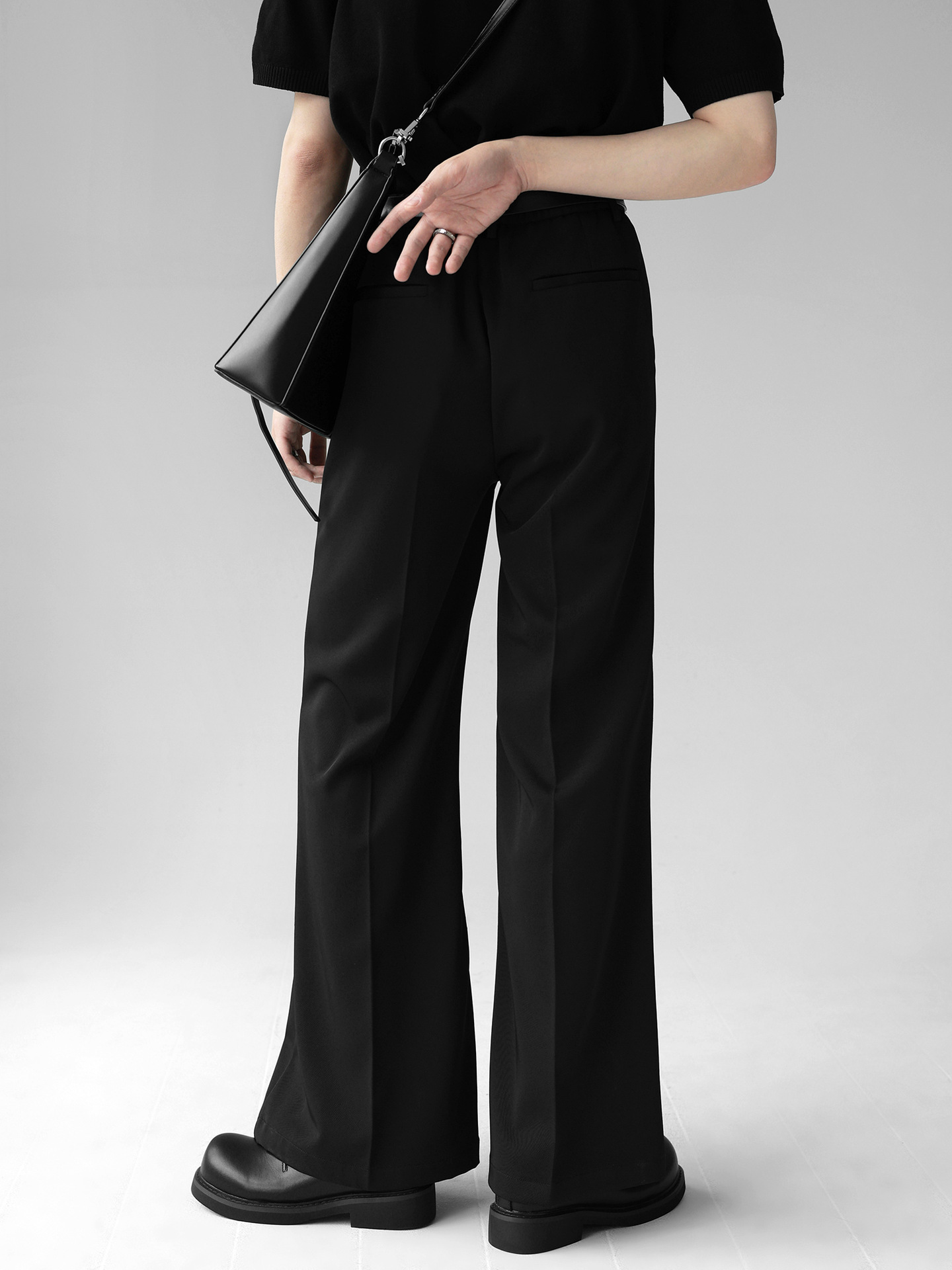 WIDE LEG BLACK SLACKS(ワイドレッグ ブラックスラックス)|メンズ