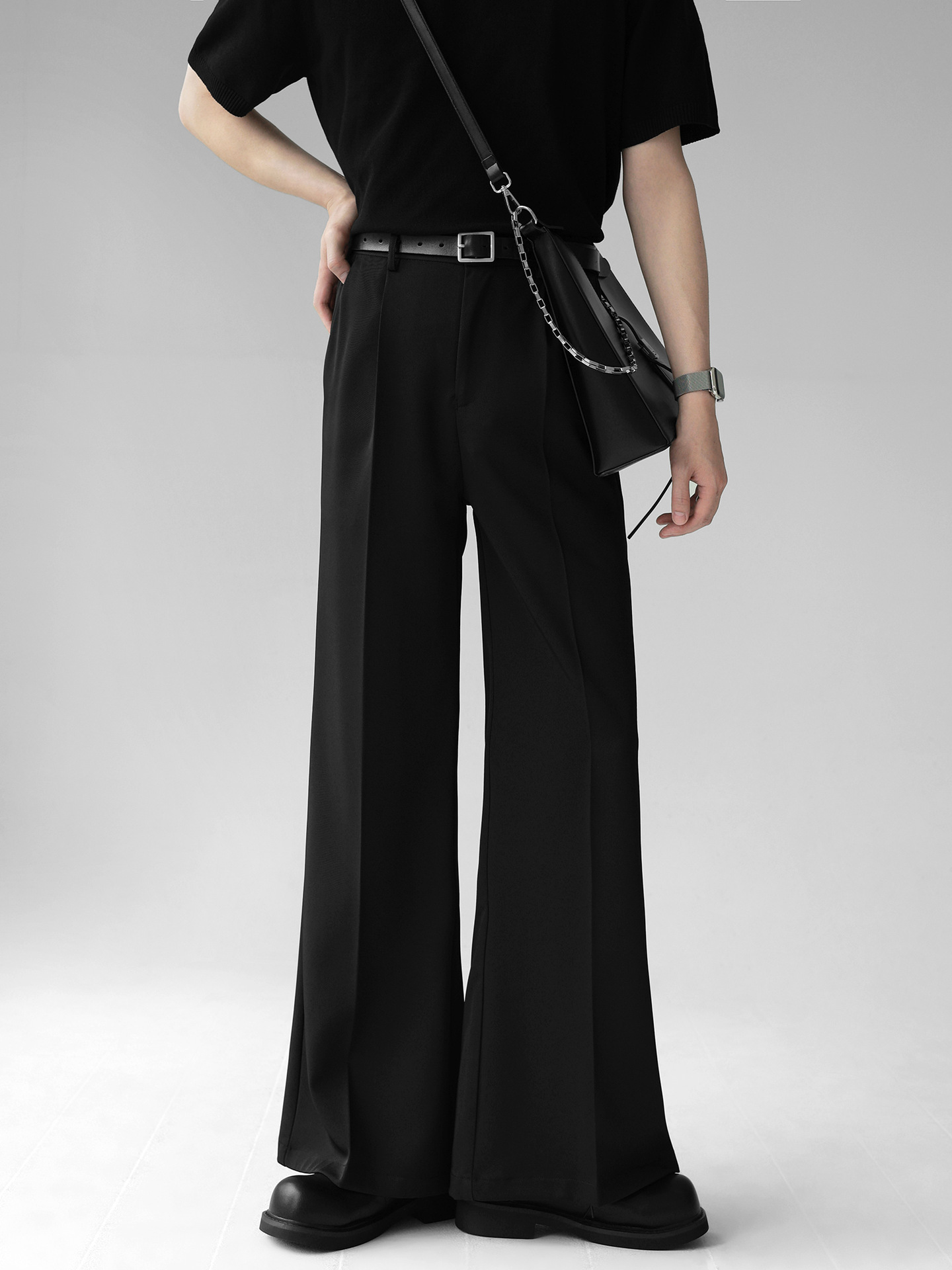 WIDE LEG BLACK SLACKS(ワイドレッグ ブラックスラックス)|メンズ