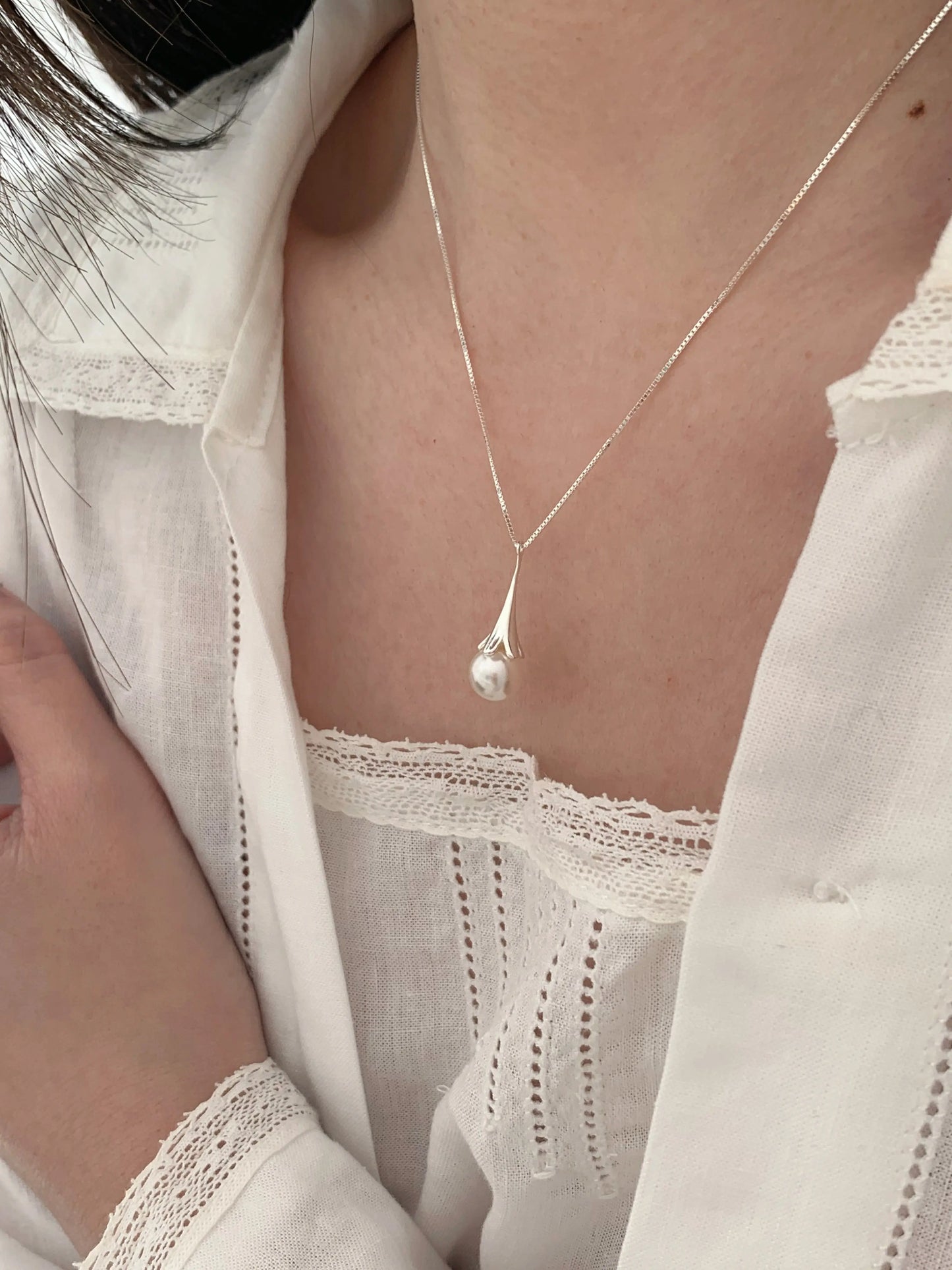 LUNA MOON DROP NECKLACE Mira Gemini
