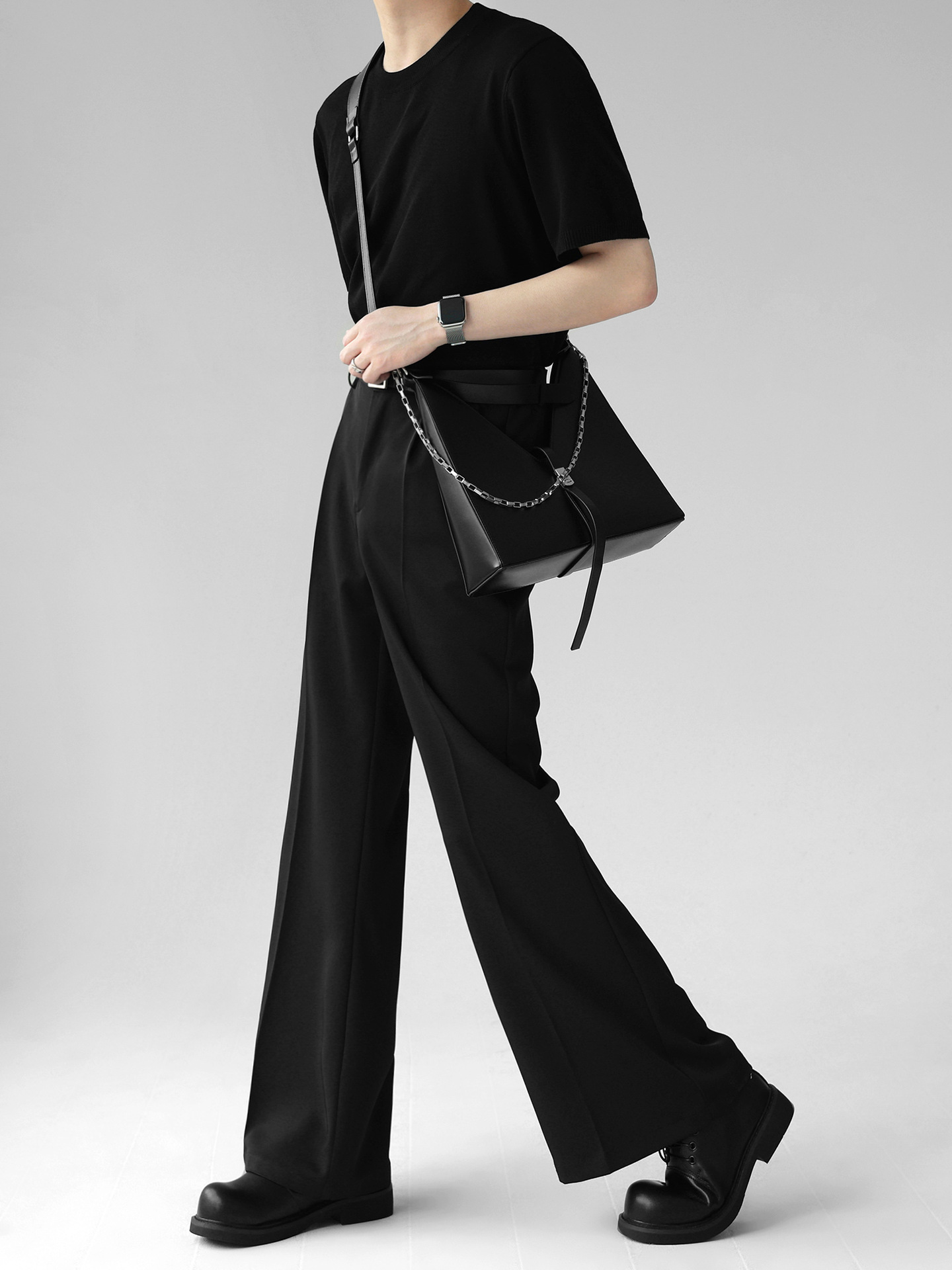WIDE LEG BLACK SLACKS(ワイドレッグ ブラックスラックス)|メンズ