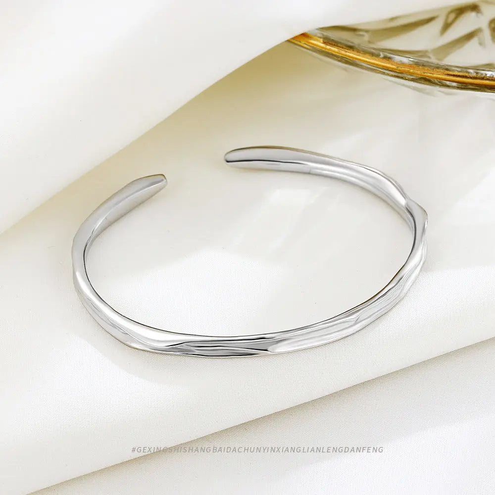 MINIMAL SILVER BANGLE Mira Gemini