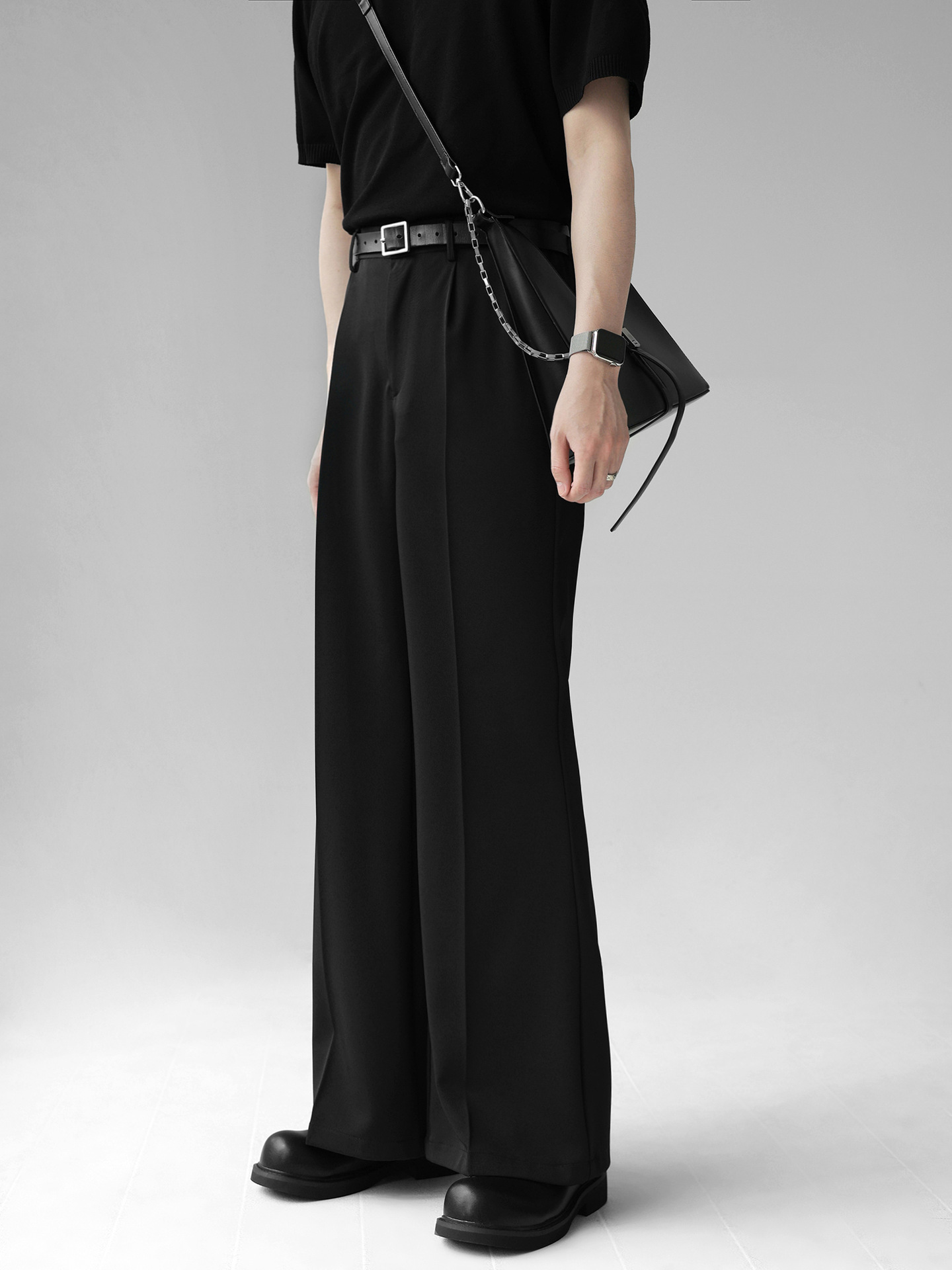 WIDE LEG BLACK SLACKS(ワイドレッグ ブラックスラックス)|メンズ