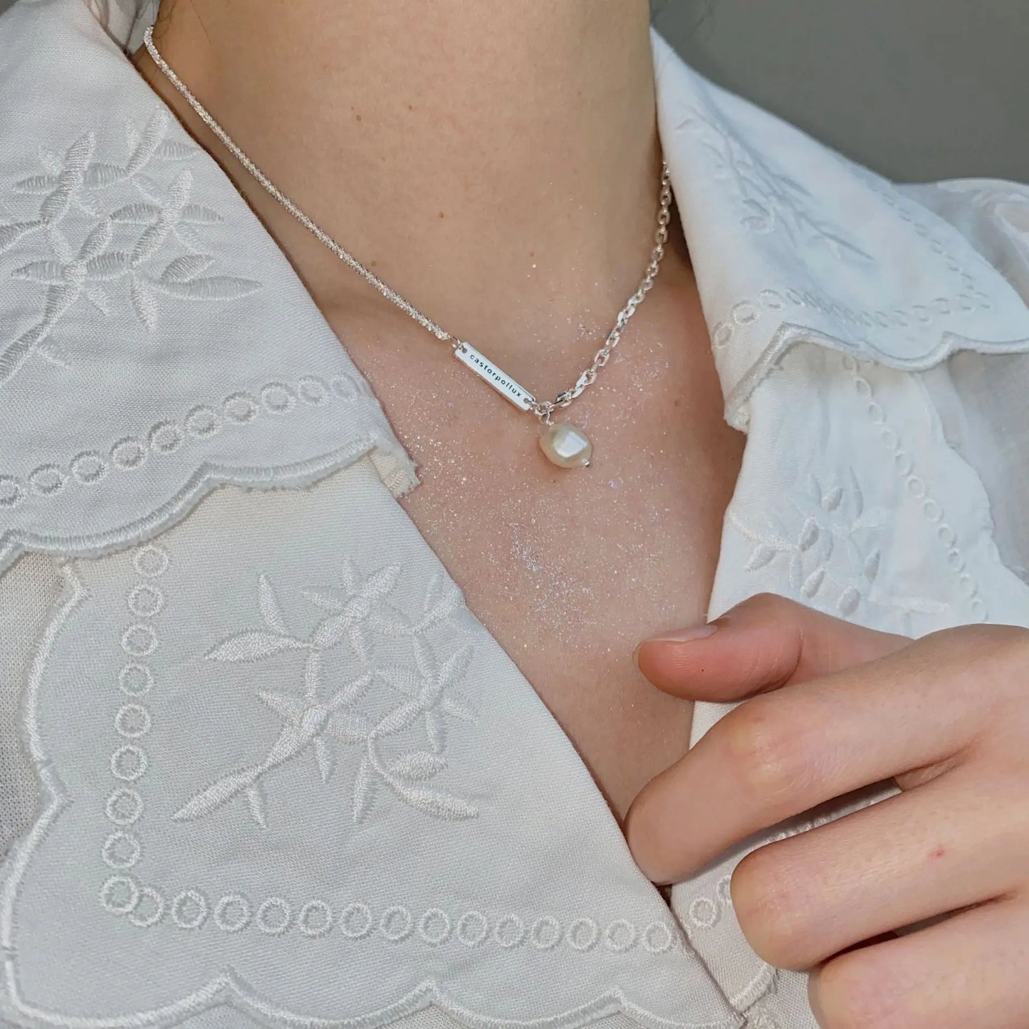ELEGANT PEARL SILVER NECKLACE Mira Gemini