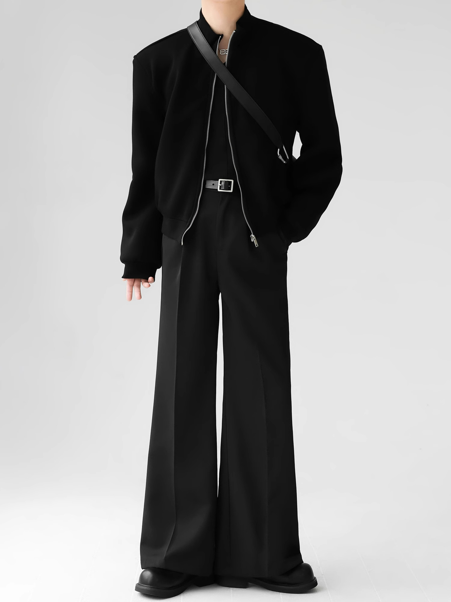 WIDE LEG BLACK SLACKS(ワイドレッグ ブラックスラックス)|メンズ