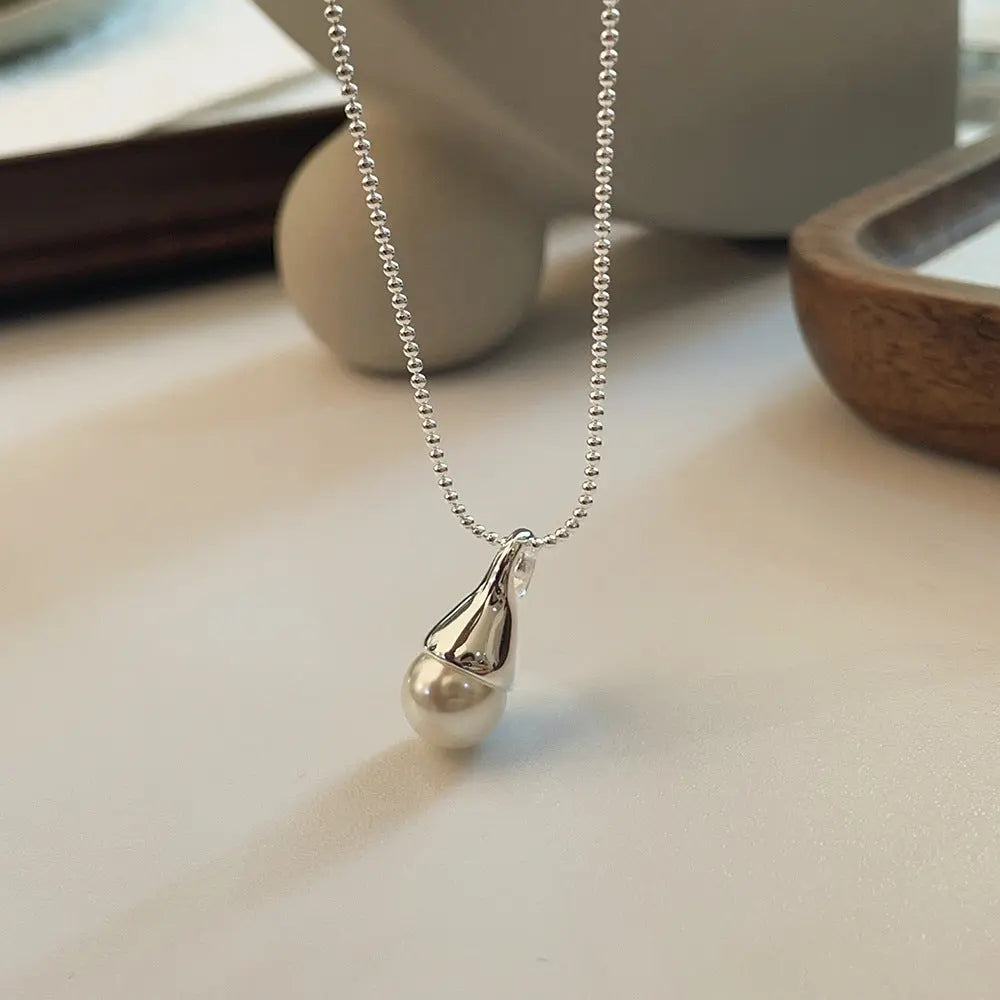 LUNA MOON DROP NECKLACE Mira Gemini