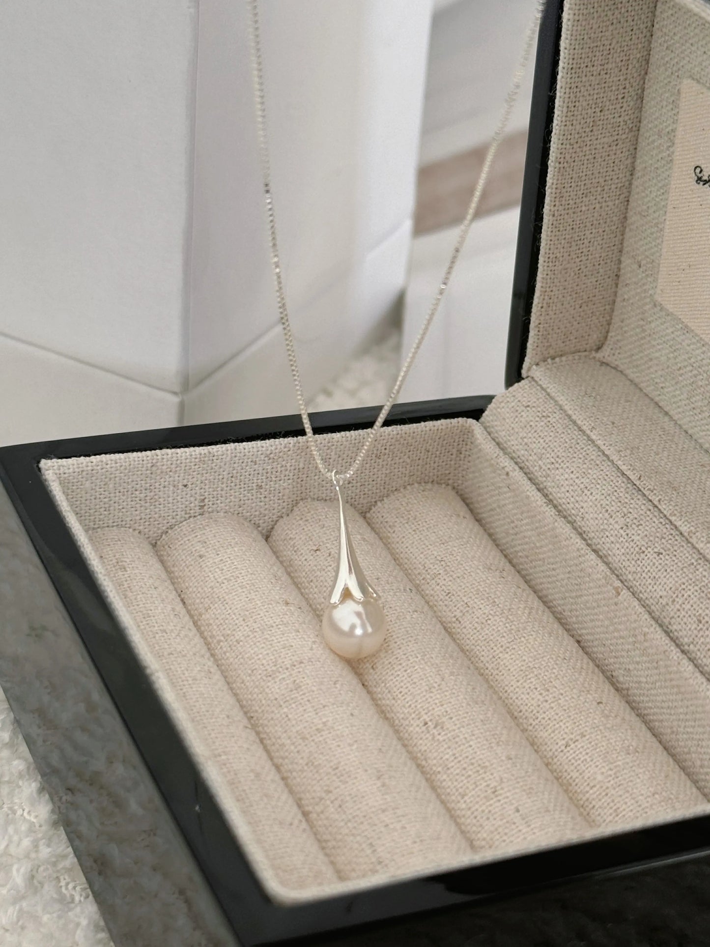 LUNA MOON DROP NECKLACE Mira Gemini