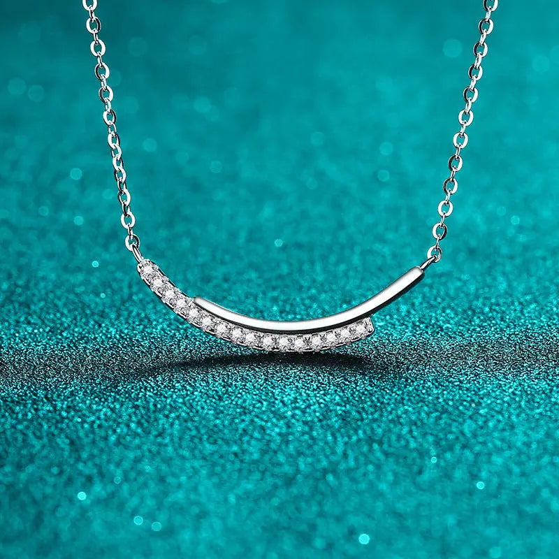 ELEGANT CURVE SILVER NECKLACE Mira Gemini