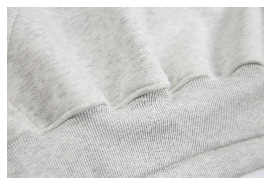 RELAXED HALF-ZIP HOODIE（リラックス ハーフジップフーディ）