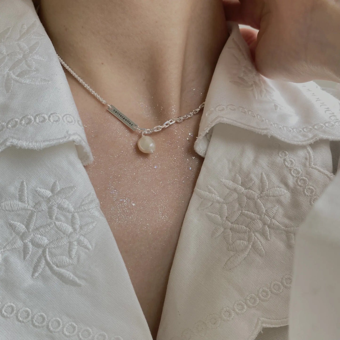 ELEGANT PEARL SILVER NECKLACE Mira Gemini