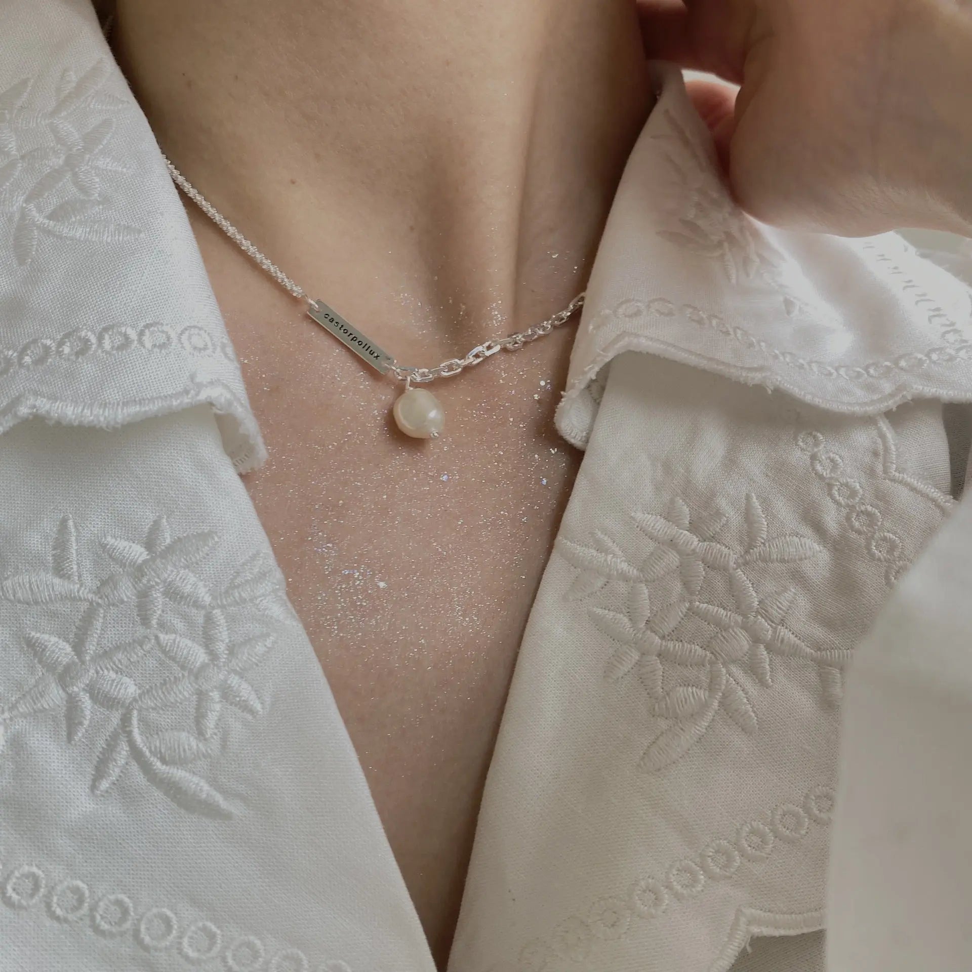 ELEGANT PEARL SILVER NECKLACE Mira Gemini